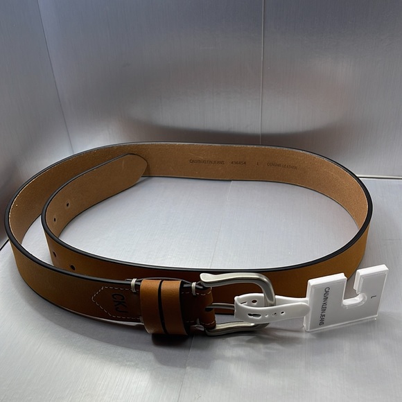 BNWT Calvin Klein Jeans Woman’s Tan leather color Small - Picture 2 of 9